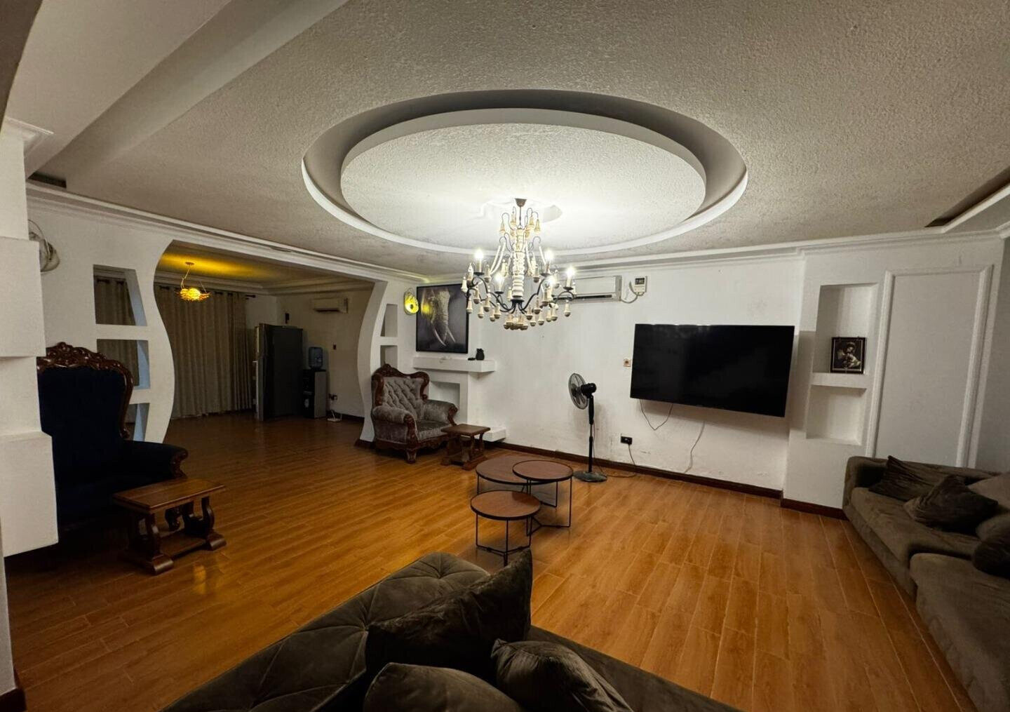 6BR All-Ensuite Townhouse with Pool, 1 Min to Beach - Nyali