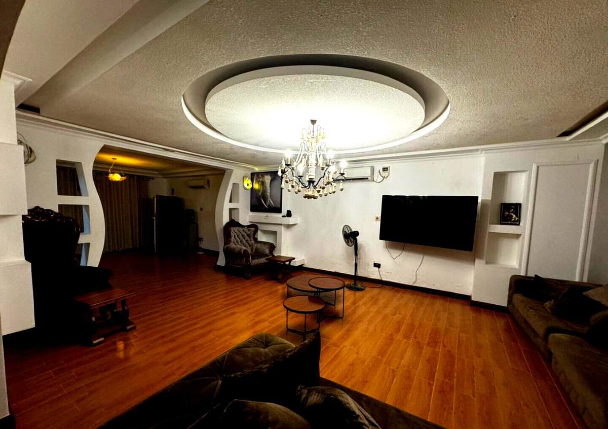6BR All-Ensuite Townhouse with Pool, 1 Min to Beach - Nyali