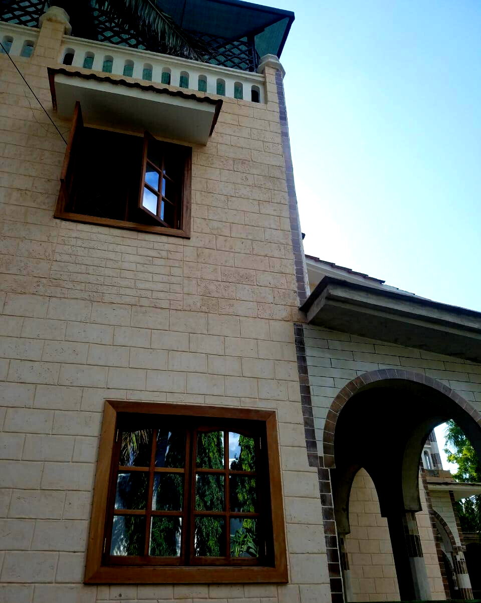 5BR All-Ensuite Corner Townhouse on Quarter Acre - Nyali