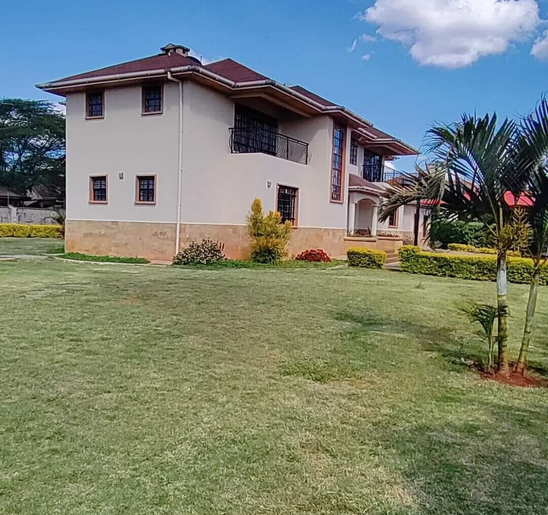 6-Ensuite Maisonette with Lush Gardens & DSQ – Karen