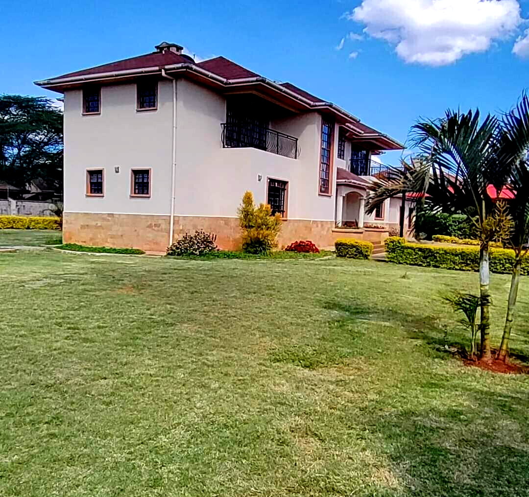 6-Ensuite Maisonette with Lush Gardens & DSQ – Karen