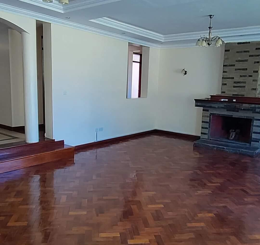 6-Ensuite Maisonette with Lush Gardens & DSQ – Karen
