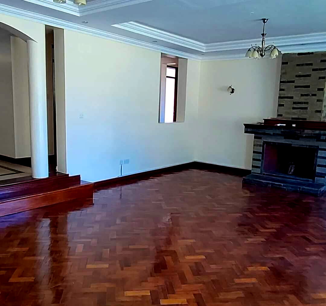 6-Ensuite Maisonette with Lush Gardens & DSQ – Karen