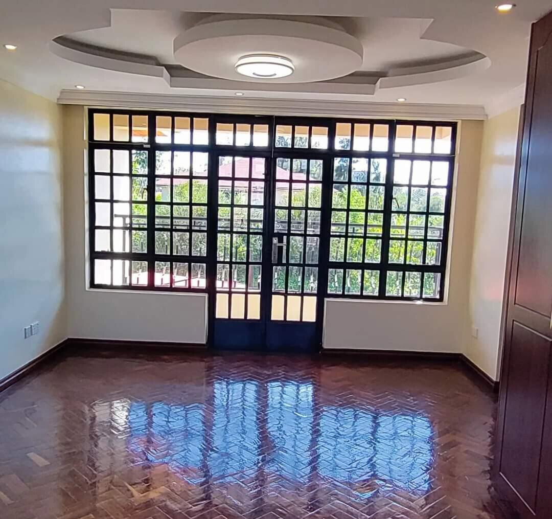 6-Ensuite Maisonette with Lush Gardens & DSQ – Karen