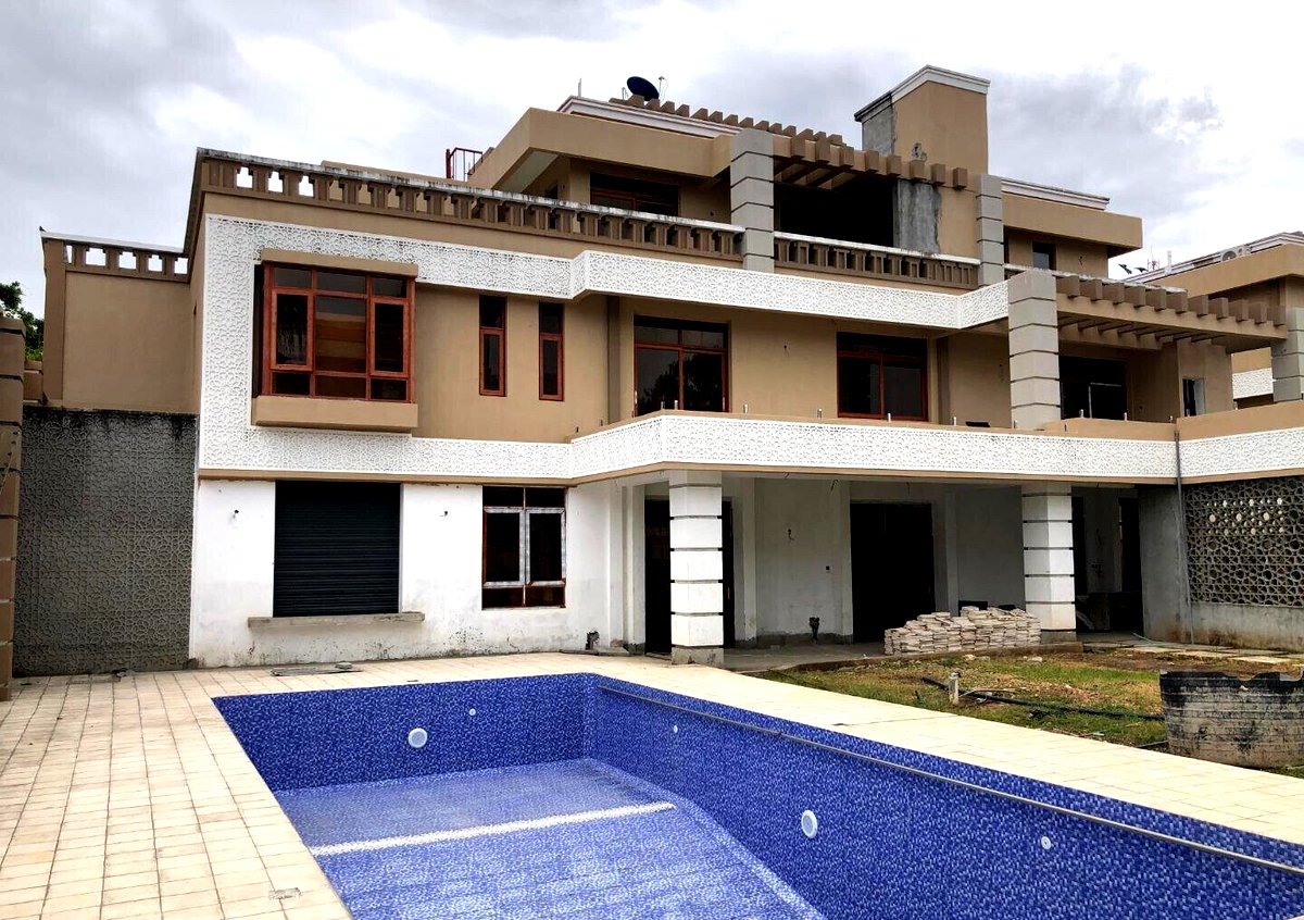Newly Built 5BR Townhouse with Private Pool - Nyali