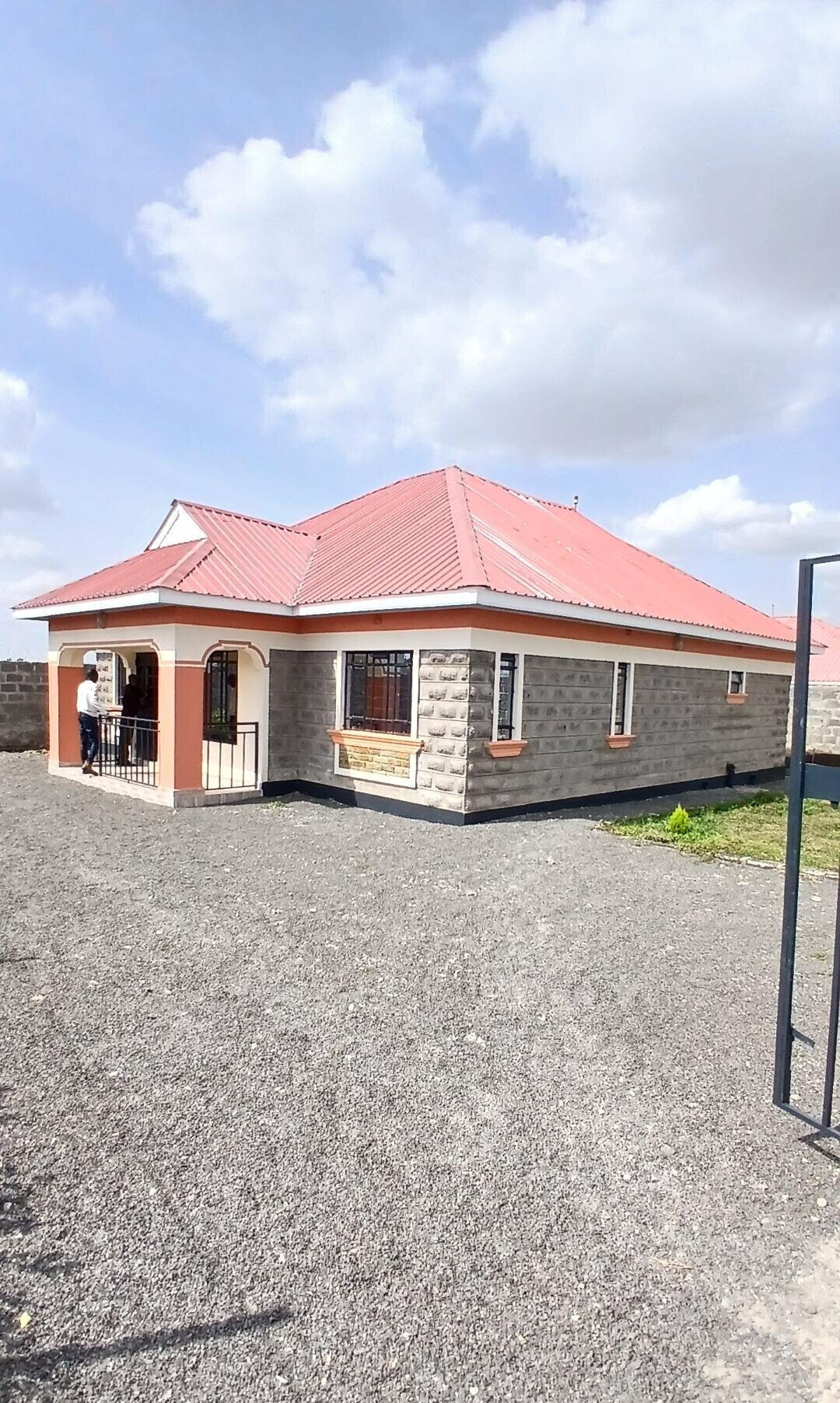 Modern 3BR Corner Bungalow with Ready Docs - Kitengela Yukos