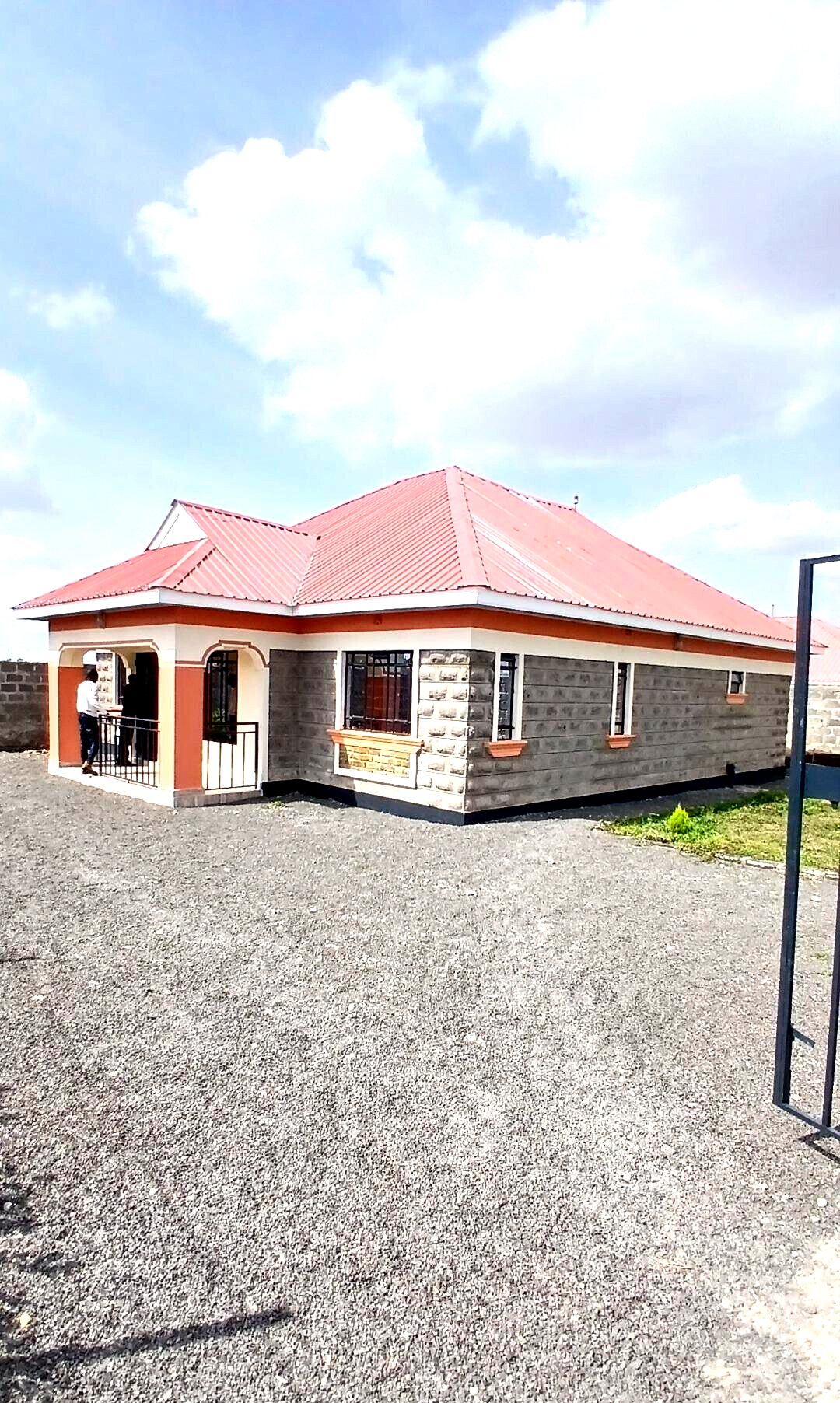 Modern 3BR Corner Bungalow with Ready Docs - Kitengela Yukos