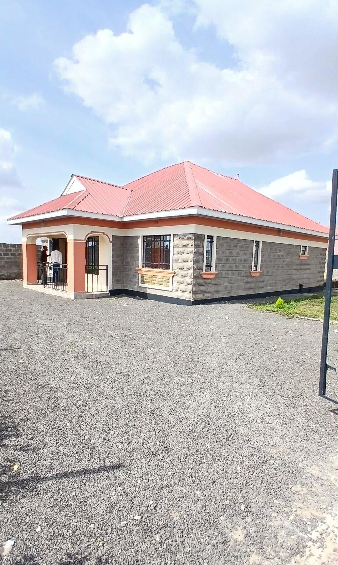 Modern 3BR Corner Bungalow with Ready Docs - Kitengela Yukos