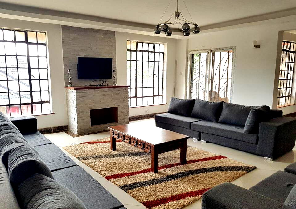 Sunken Lounge Townhouse with Fireplace & Garden - Kitisuru
