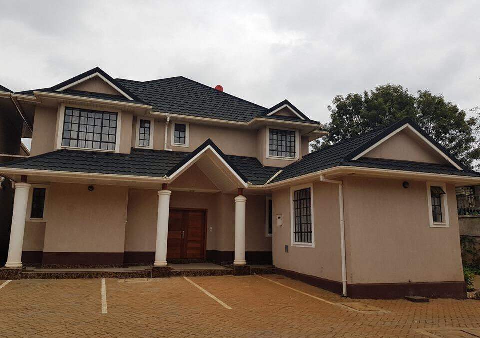 Sunken Lounge Townhouse with Fireplace & Garden - Kitisuru