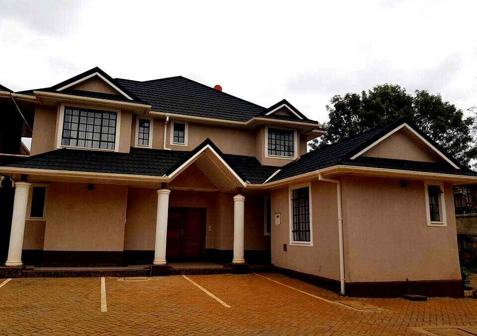 Sunken Lounge Townhouse with Fireplace & Garden - Kitisuru