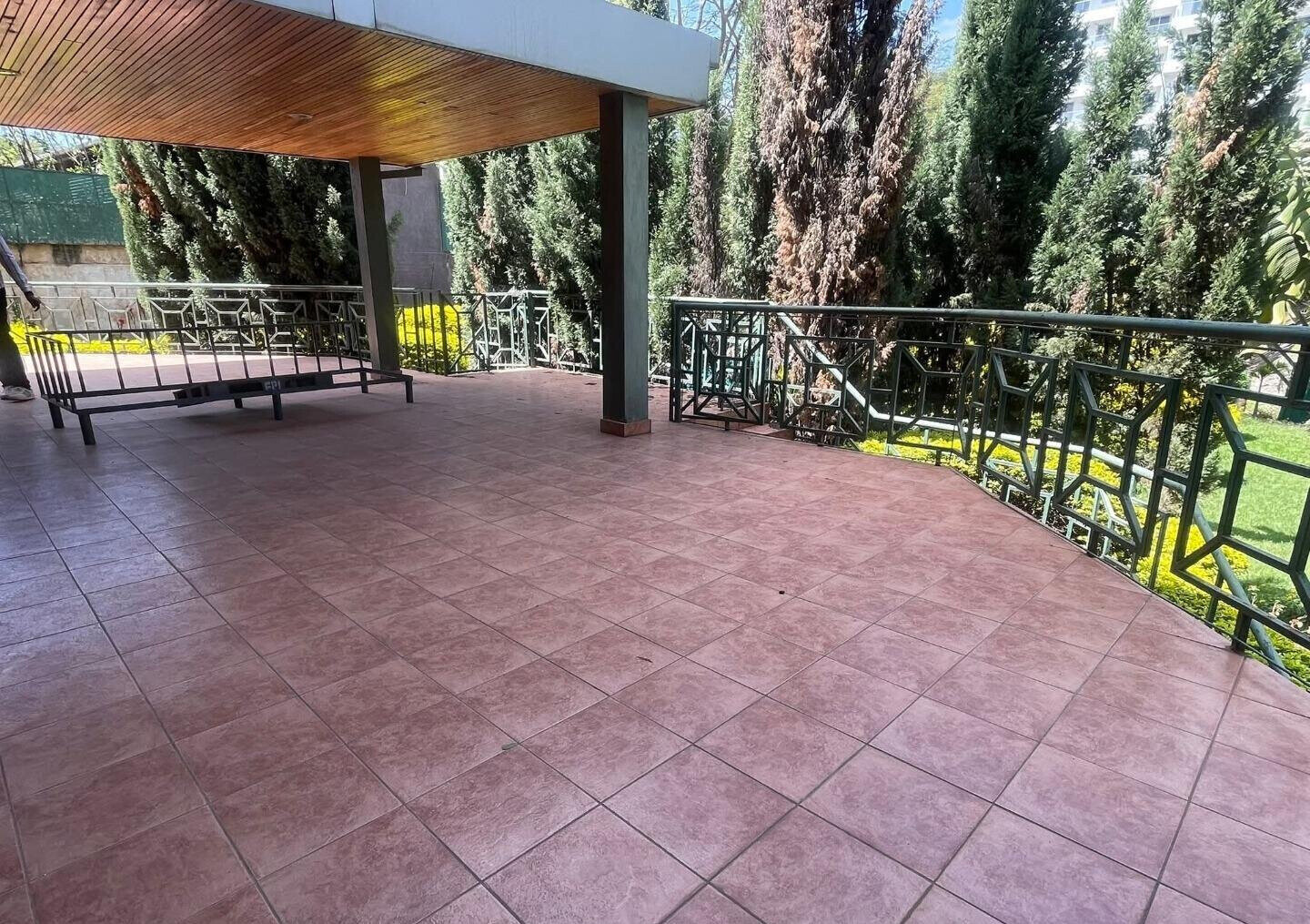 0.5-Acre Family Townhouse with Pool & Gym - Kileleshwa