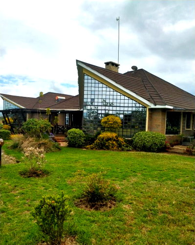 5-Bedroom Townhouse on 1 Acre with Lake Views - Naivasha
