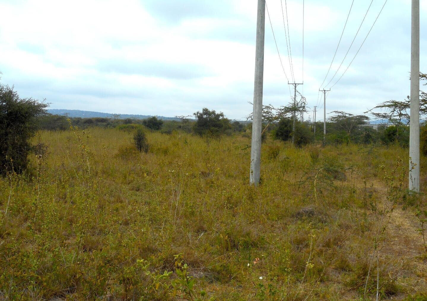 5-Acre Land with Garden and Parking - Mombasa Rd