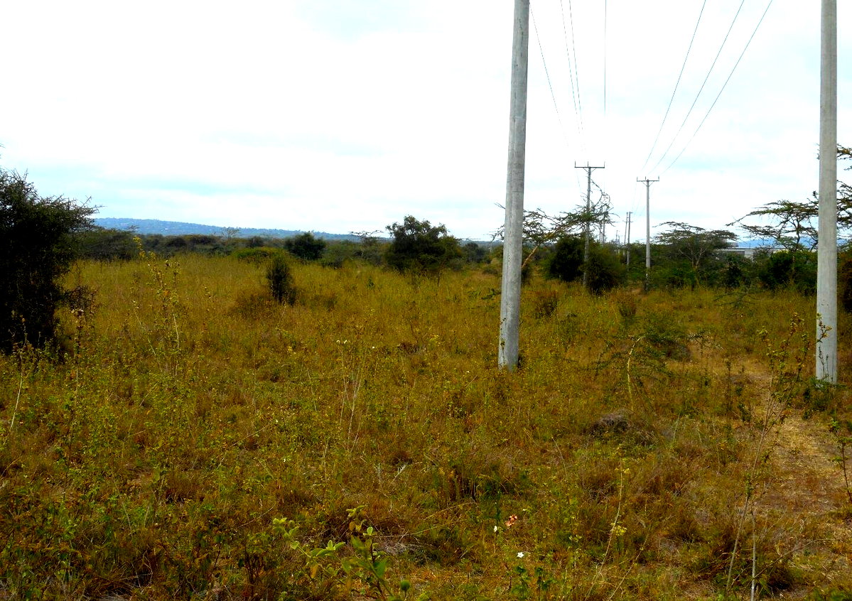 5-Acre Land with Garden and Parking - Mombasa Rd