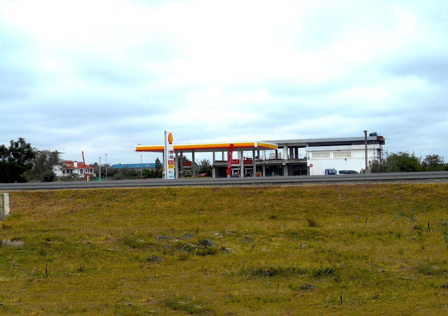 5-Acre Land with Garden and Parking - Mombasa Rd
