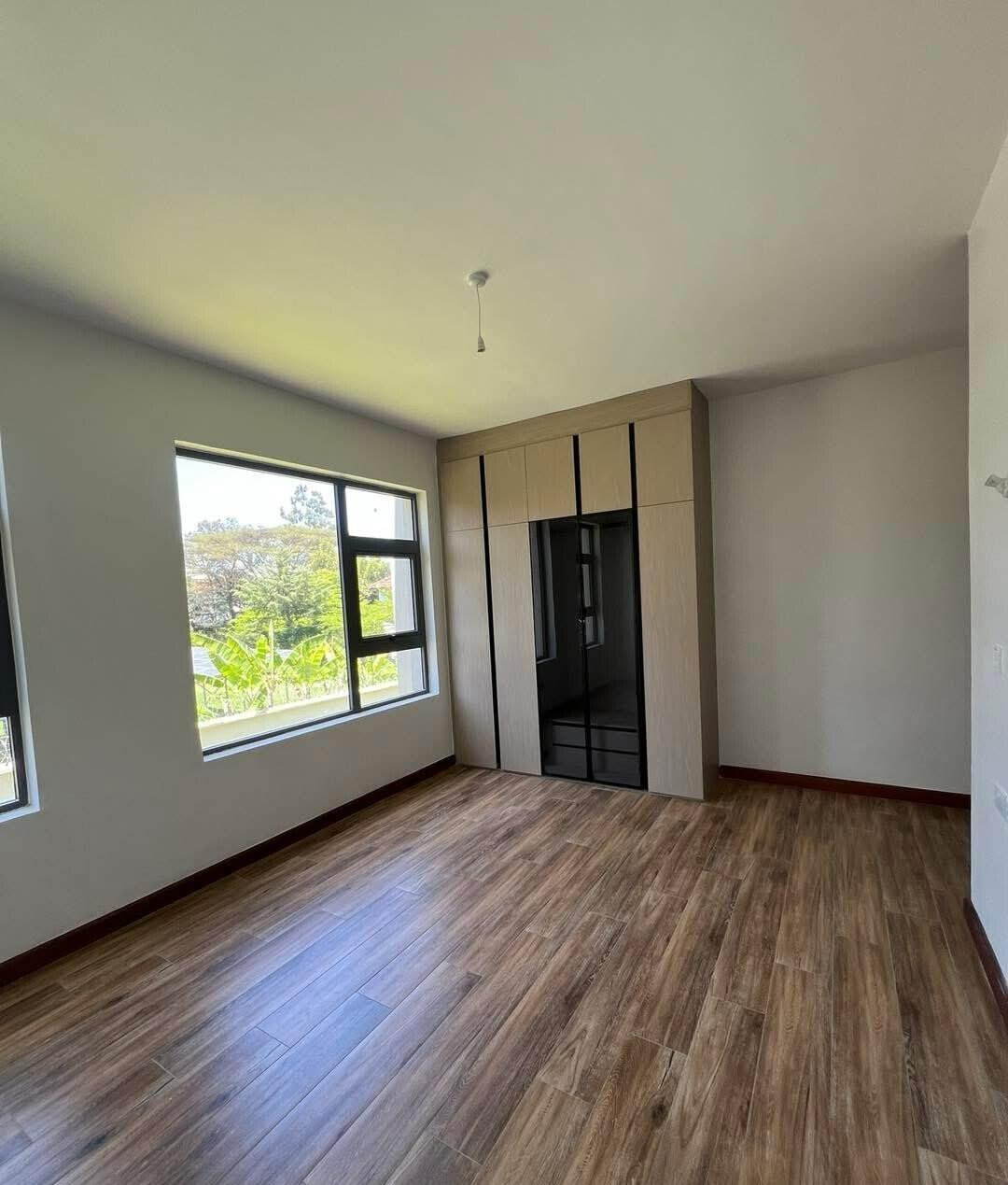 6-Ensuite Townhouse with Rooftop Terrace & Gym - Lavington