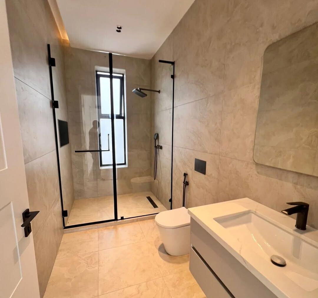Luxury 5BR Villa on 0.16 Acre Plot