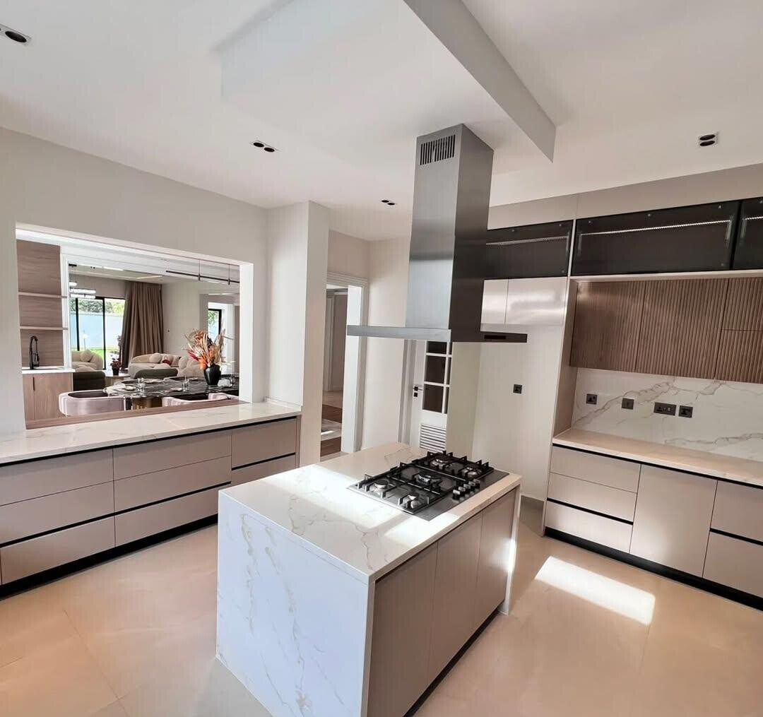 Luxury 5BR Villa on 0.16 Acre Plot