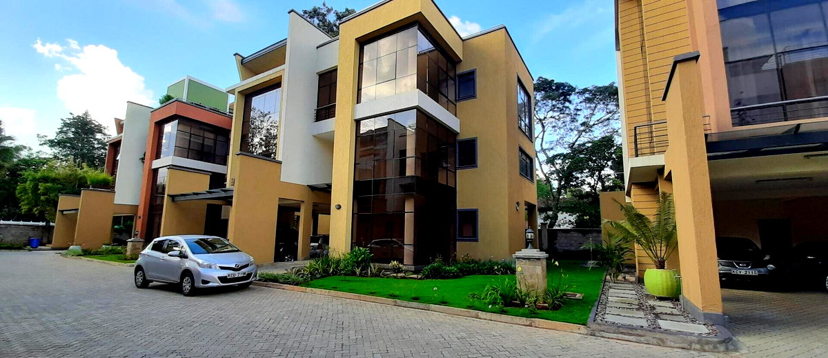 Brand New 5BR Townhouse with Fireplace & DSQ - Kileleshwa