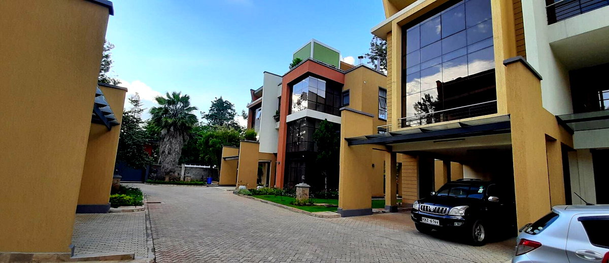 Brand New 5BR Townhouse with Fireplace & DSQ - Kileleshwa
