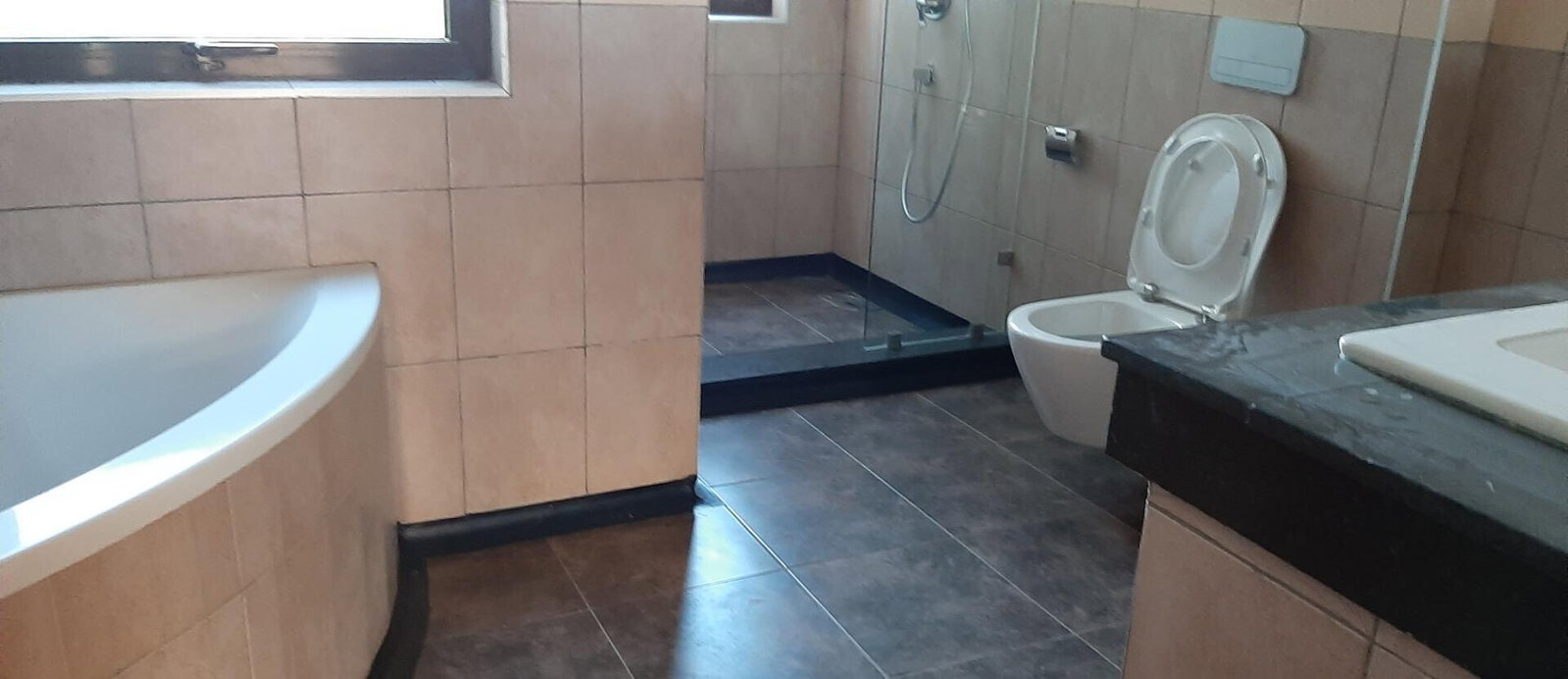 Brand New 5BR Townhouse with Fireplace & DSQ - Kileleshwa