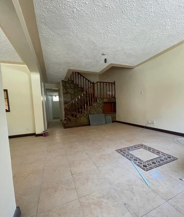 4BR Townhouse with Fireplace & Closed Kitchen - Kileleshwa