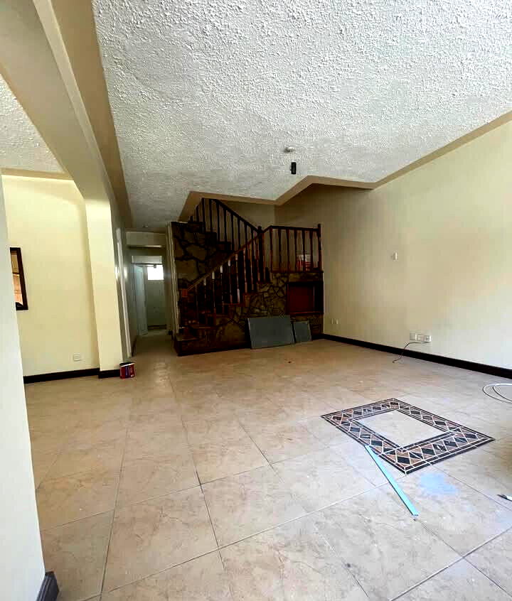 4BR Townhouse with Fireplace & Closed Kitchen - Kileleshwa