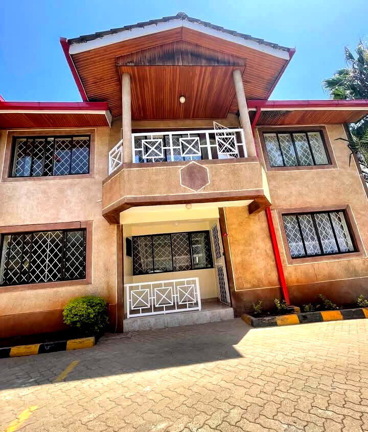 4BR Townhouse with Fireplace & Closed Kitchen - Kileleshwa