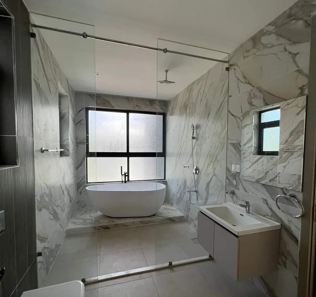4-Ensuite Townhouse with Pet-Friendly Garden - Lavington