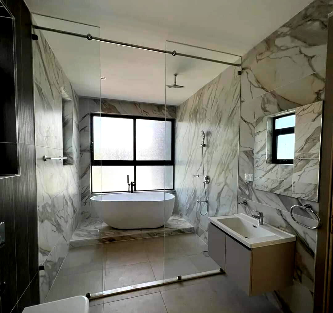 4-Ensuite Townhouse with Pet-Friendly Garden - Lavington