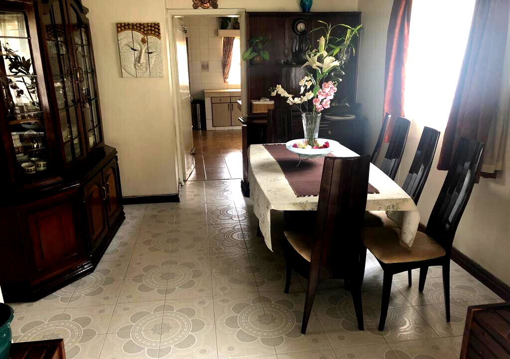 Classic 4-Ensuite Townhouse with Solar & Borehole - Lavington