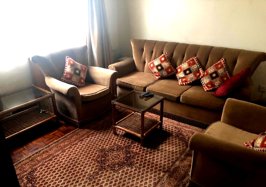 Classic 4-Ensuite Townhouse with Solar & Borehole - Lavington