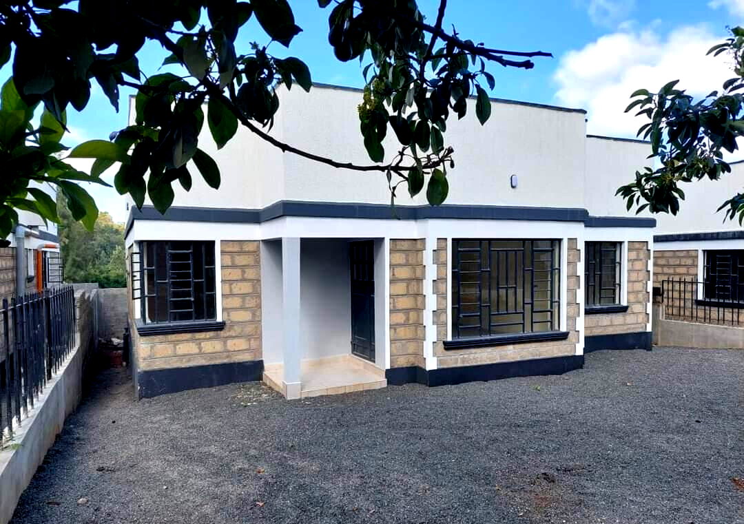 3BR Townhouse with Ngong Hills Views & KMRC Plan - Ngong