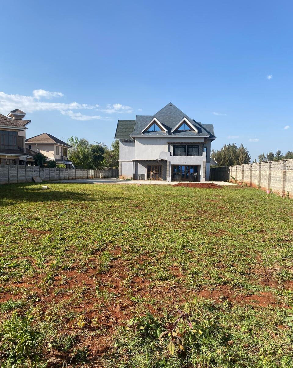 5-Ensuite Townhouse on Half-Acre Flat Land – Karen Plains