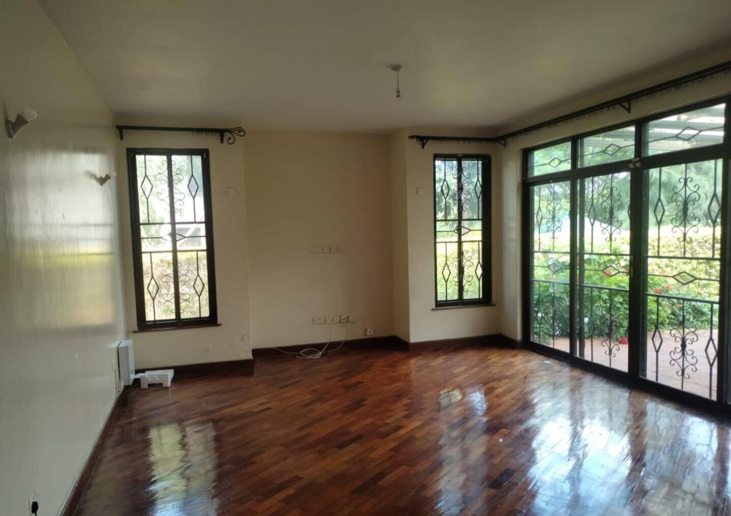 Design-Led 4BR Townhouse Near UN & Two Rivers - Ridgeways