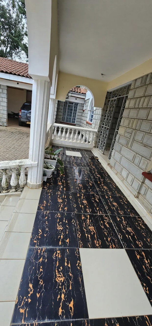 5bdrm Mansion in Elgonview for sale