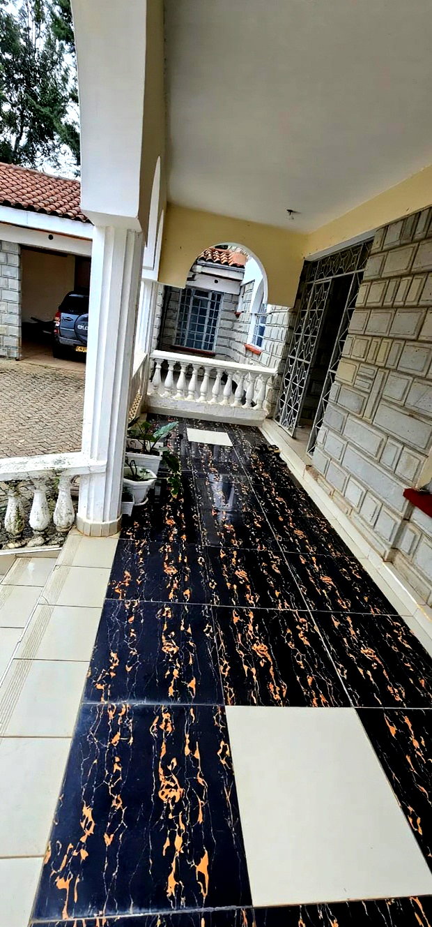 5bdrm Mansion in Elgonview for sale