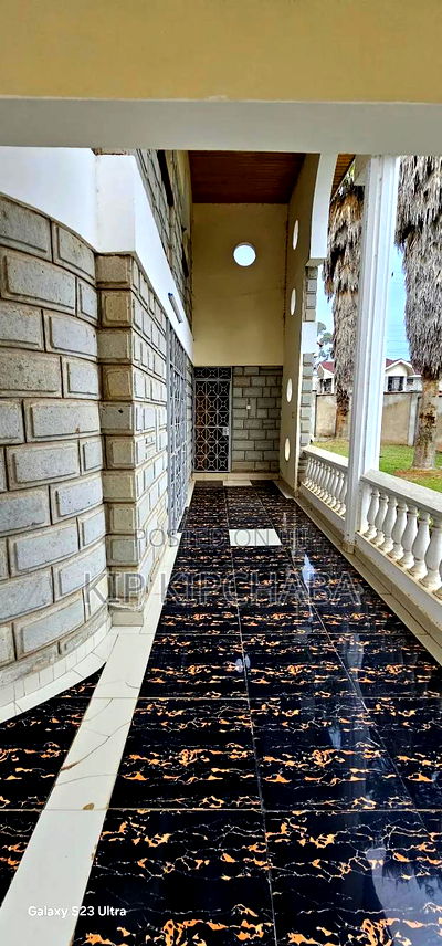 5bdrm Mansion in Elgonview for sale - Image 9