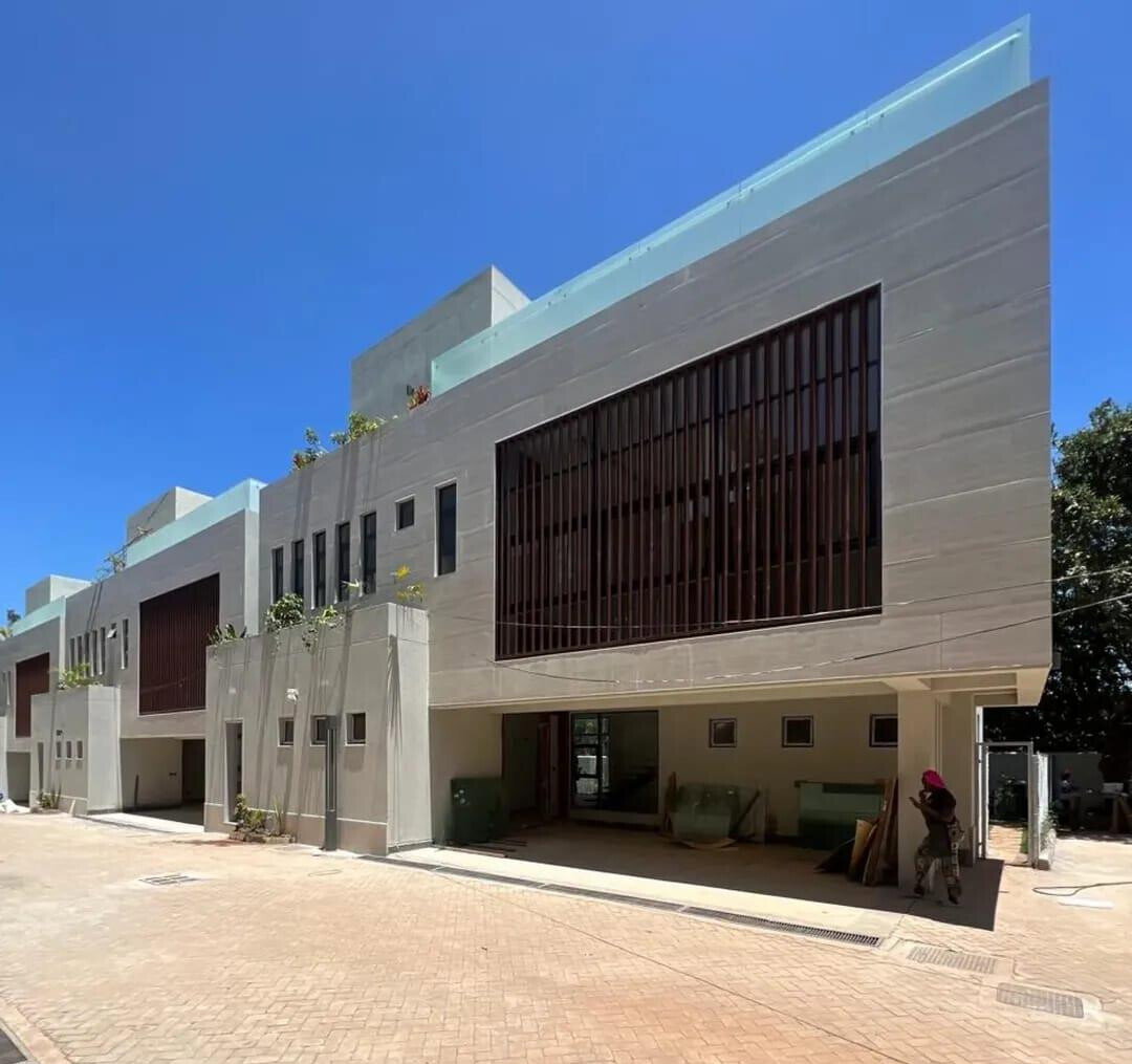 Newly Built 5-Bed Townhouse with DSQ & Rooftop Terrace - Lavington