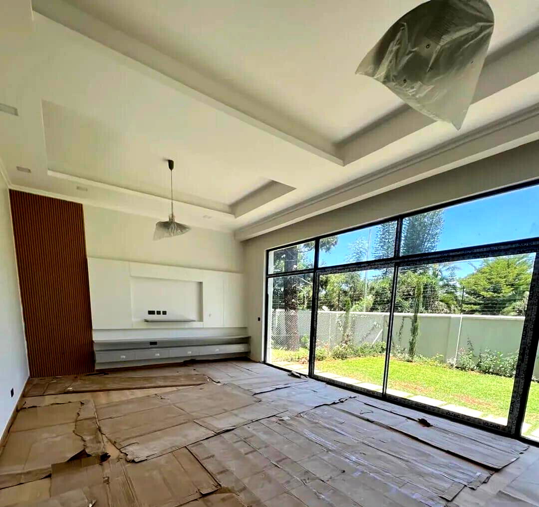 Newly Built 5-Bed Townhouse with DSQ & Rooftop Terrace - Lavington