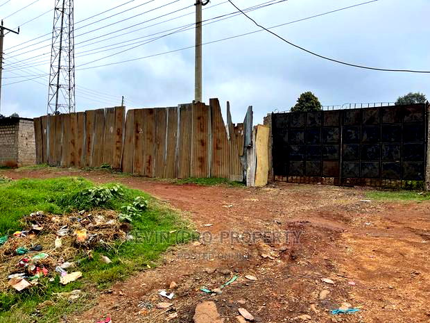 Commercial 100 By 100 Fts Plot Fronting The Tarmac Sigona.