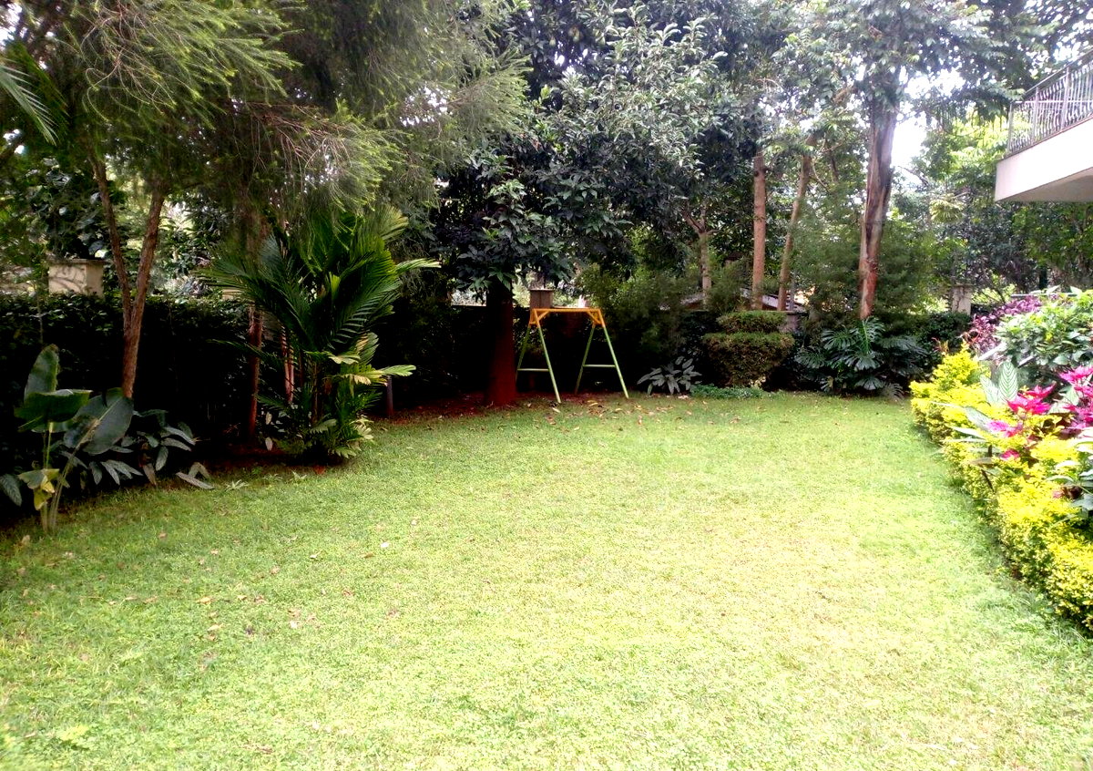 5-Ensuite Townhouse with DSQ & Generator - Lavington Compound of 5