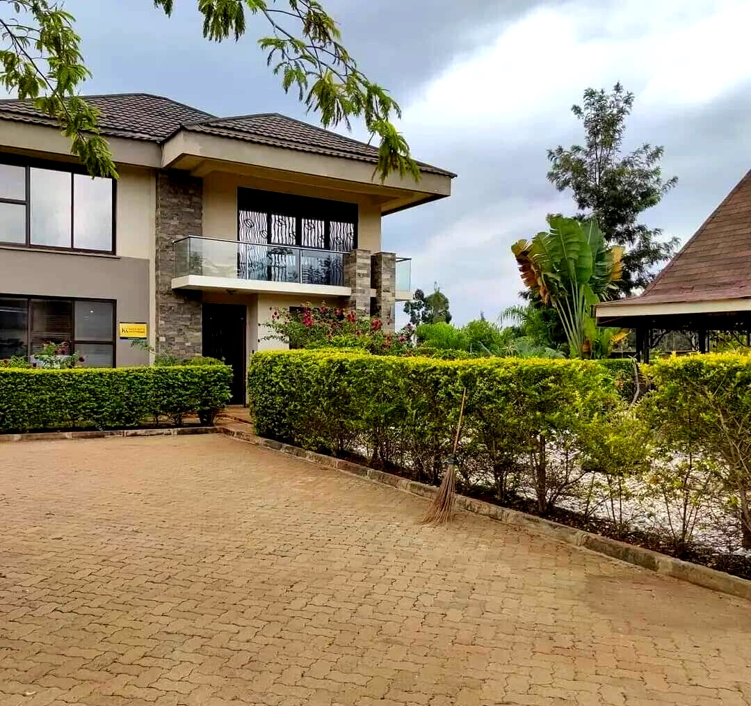 4BR Villa on Half-Acre with Pool & Kids' Play Area - Ridgeways, Kiambu
