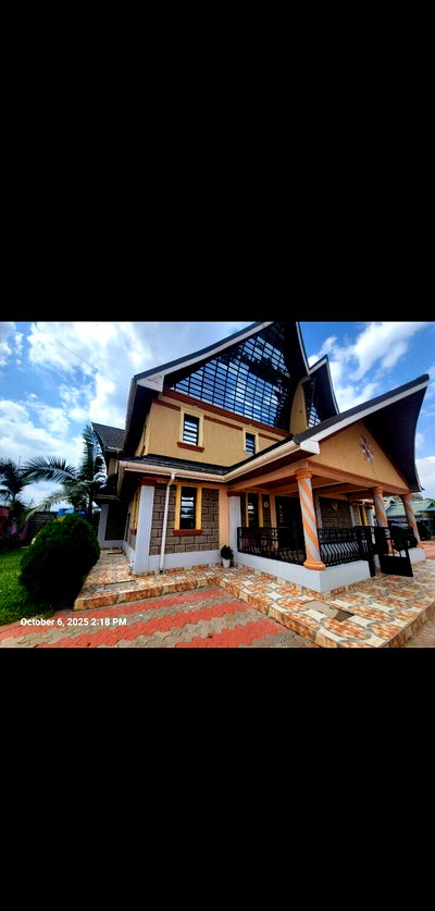 7-Bedroom All-Ensuite Townhouse with Jacuzzi & Guest House - Ruiru