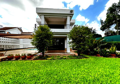 Half Acre 5BR Haven at KSh 500K