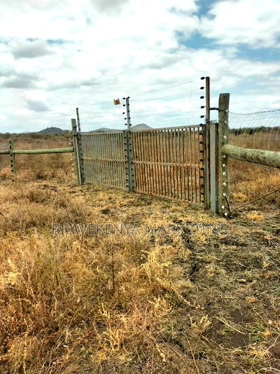 2000-Acre Land for Sale on Namanga Road - Image 1