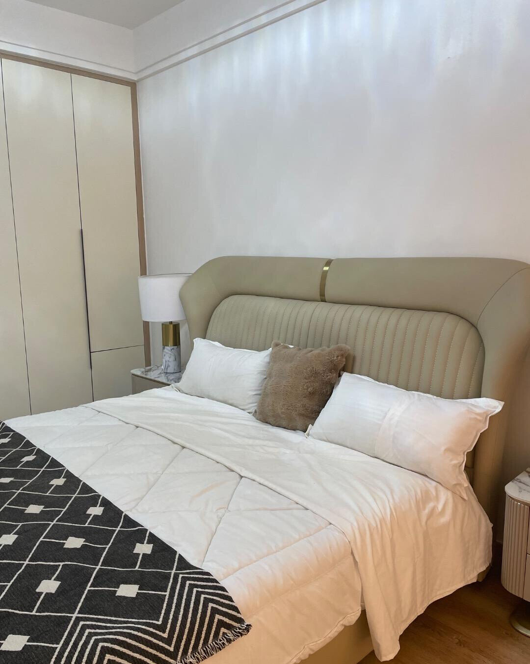 3BR All-Ensuite with Heated Pool & Rooftop BBQ - Lavington