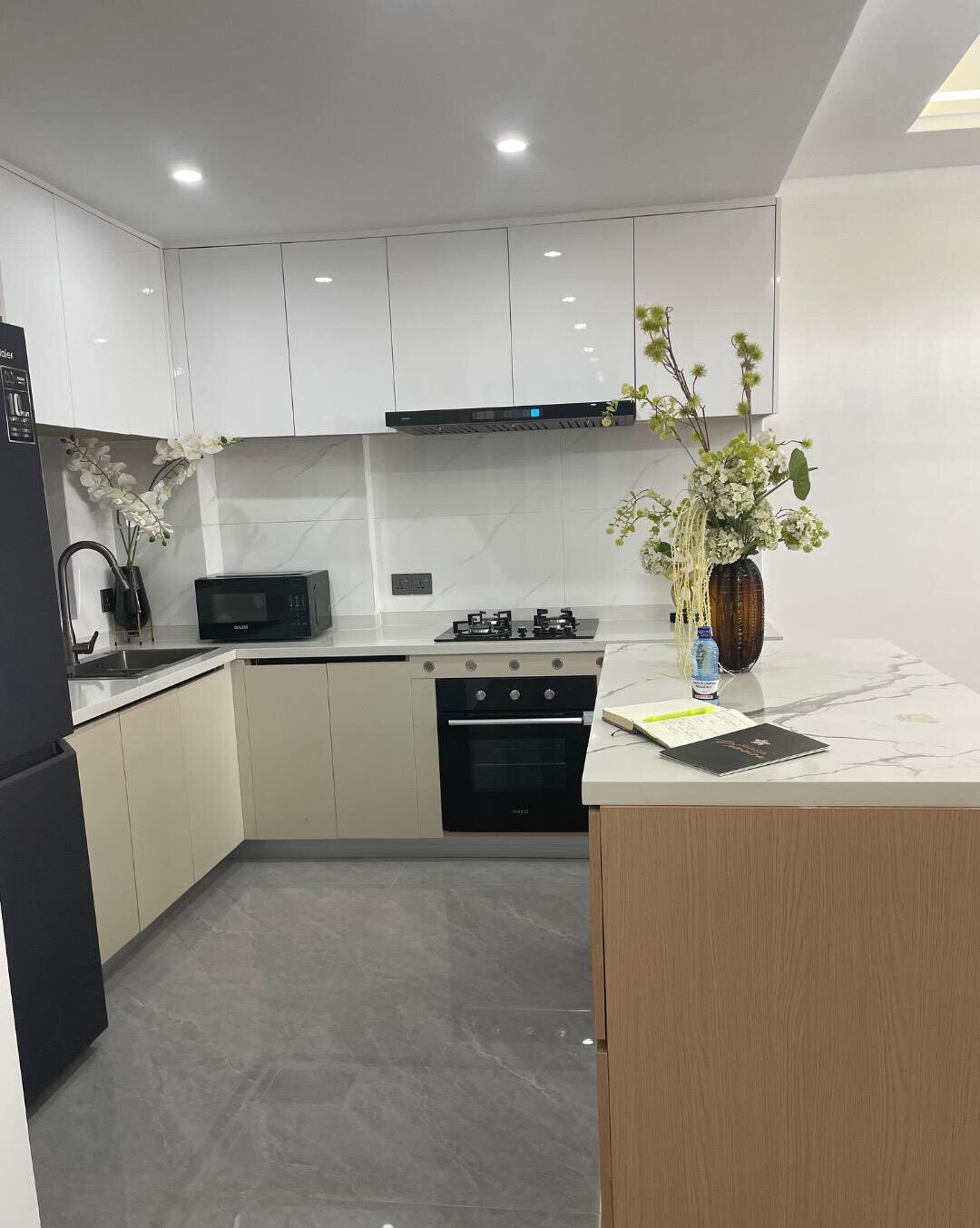3BR All-Ensuite with Heated Pool & Rooftop BBQ - Lavington