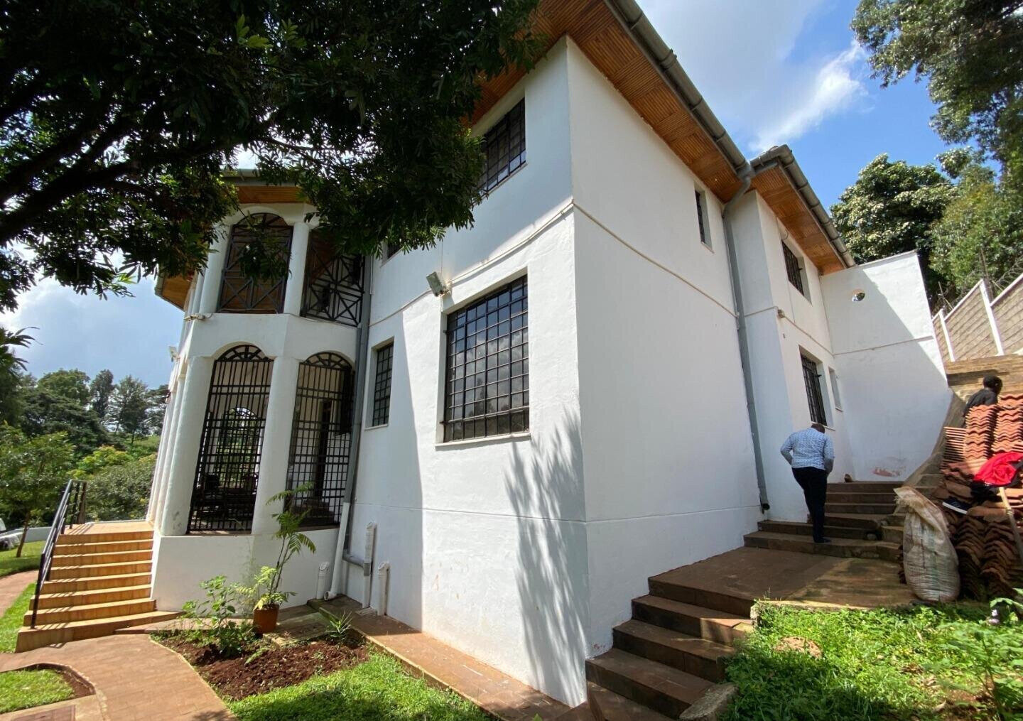 KSh 300K 5BR Mansion